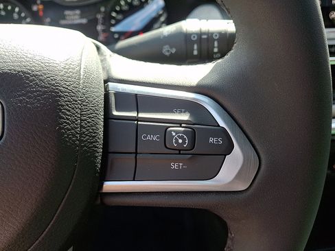 Certified 2023 Jeep Compass Latitude AWD/4WD image 22