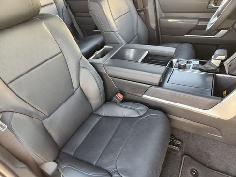 Used 2025 Toyota Sequoia Platinum image 10