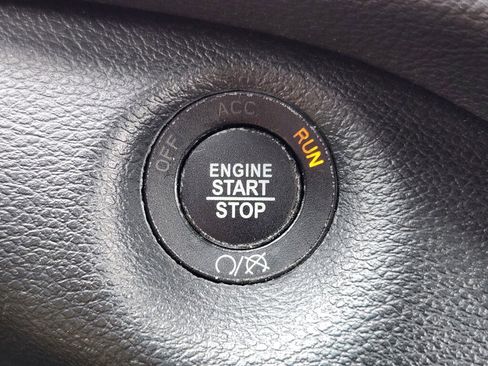 Certified 2023 Jeep Cherokee Altitude Lux image 24