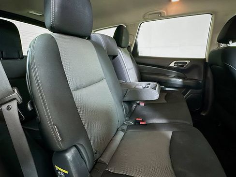 Used 2018 Nissan Pathfinder SV AWD/4WD image 26
