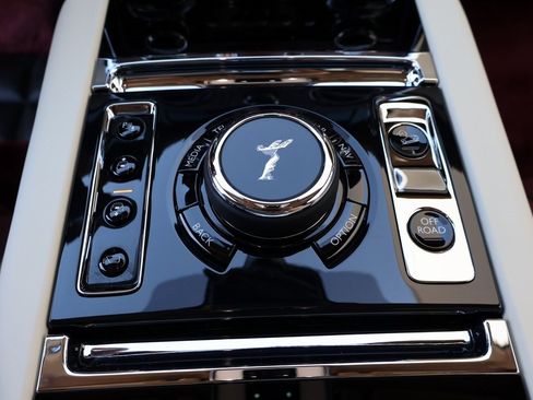 New 2026 Rolls-Royce Cullinan image 31