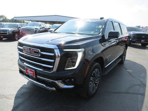 Certified 2025 GMC Yukon XL Elevation w/ Technology Package AWD/4WD image 11