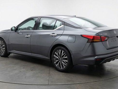 Used 2025 Nissan Altima 2.5 SV image 6