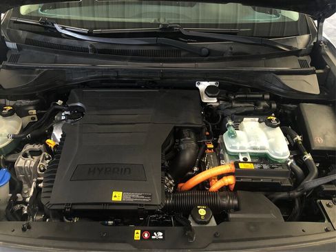 Used 2018 Kia Niro EX w/ EX Touring Graphite Edition FWD image 11