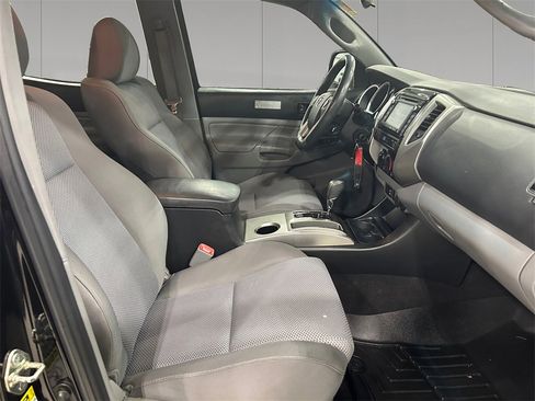 Used 2014 Toyota Tacoma 4x4 Double Cab image 17