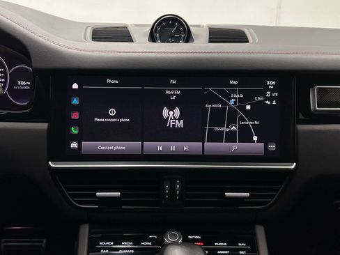 Used 2023 Porsche Cayenne GTS image 32