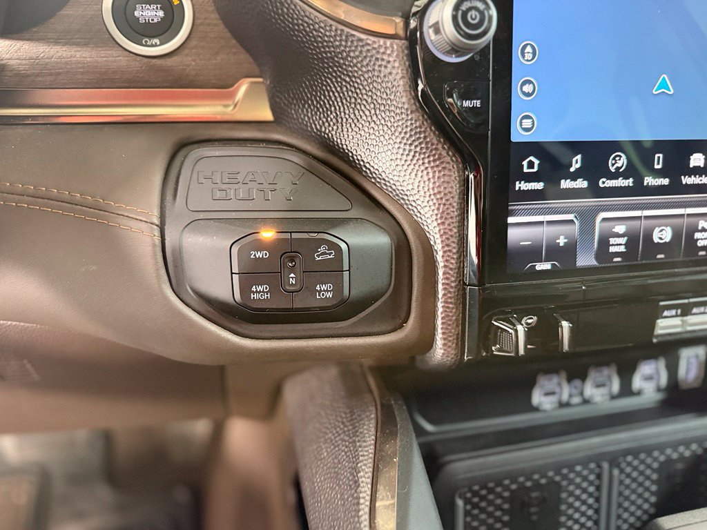 Used 2025 RAM 2500 Limited AWD/4WD image 17