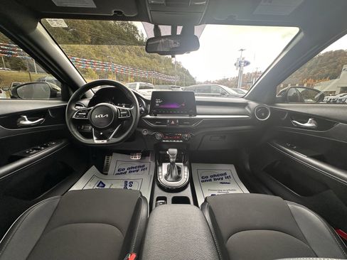 Used 2024 Kia Forte GT-Line w/ GT-Line Premium Package image 6