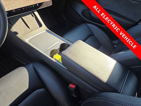 Used 2023 Tesla Model 3 Standard Range image 25