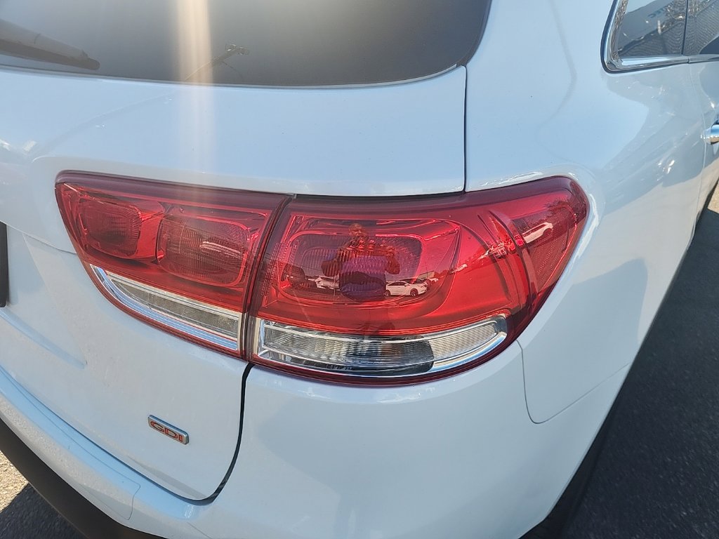 Used 2018 Kia Sorento FWD image 13