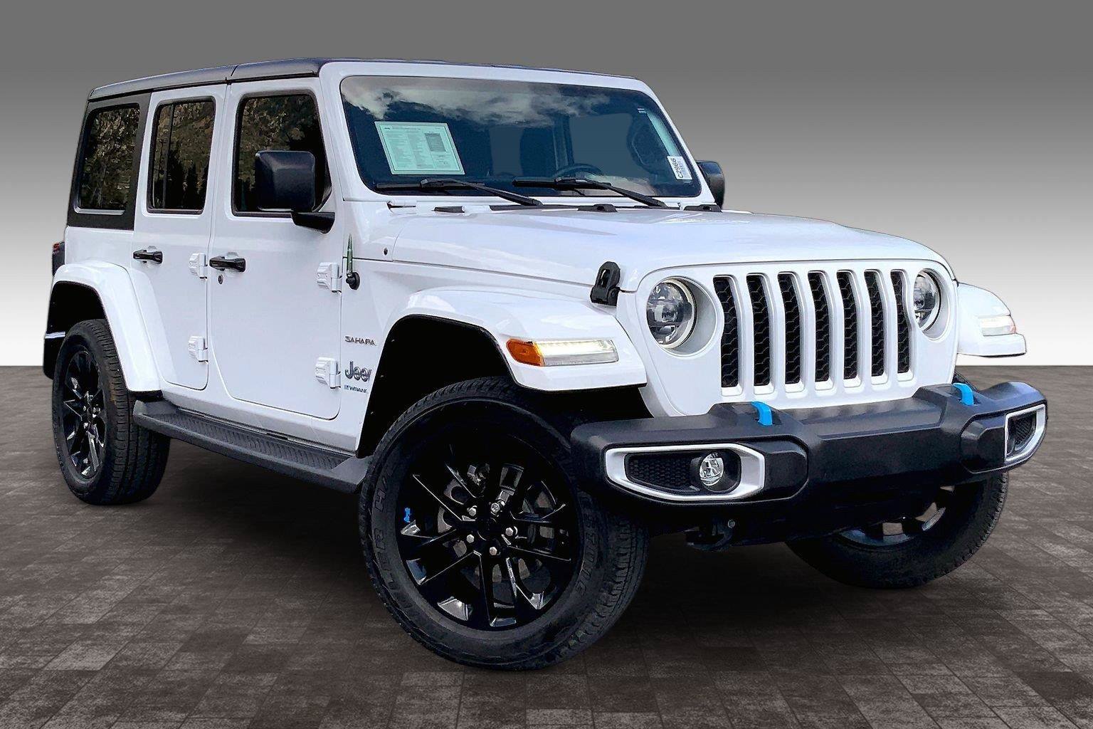 Certified 2023 Jeep Wrangler Unlimited Sahara w/ Cold Weather Group AWD/4WD image 3