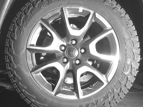 Used 2025 Jeep Compass Trailhawk AWD/4WD image 14