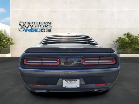 Used 2019 Dodge Challenger SXT RWD image 4