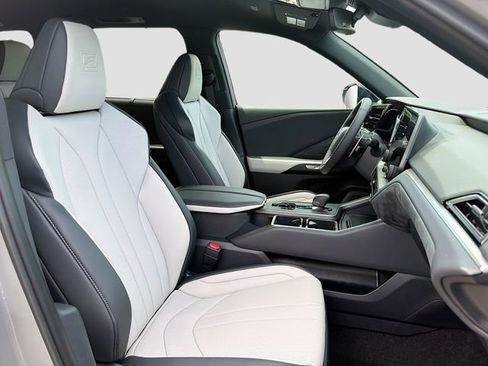New 2026 Lexus TX 500h AWD image 16