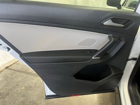 Certified 2020 Volkswagen Tiguan SE image 24