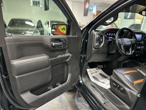 Used 2021 GMC Sierra 1500 AT4 w/ AT4 Value Package AWD/4WD image 11