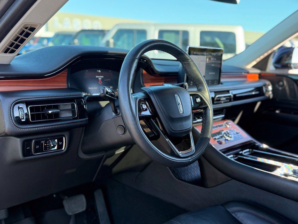 Used 2024 Lincoln Aviator Reserve w/ Elements Package Plus AWD/4WD image 12