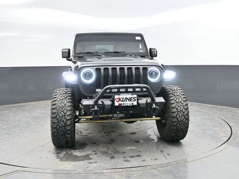 Used 2018 Jeep Wrangler Unlimited Rubicon AWD/4WD image 2