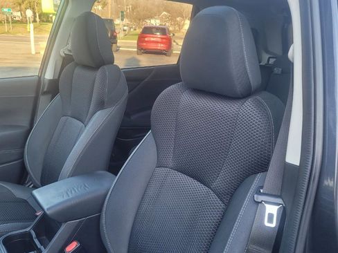 Used 2019 Subaru Forester Premium w/ All-Weather Package image 12