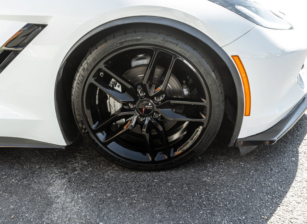 Used 2019 Chevrolet Corvette Stingray Coupe w/ Carbon Flash Badge Package RWD image 7