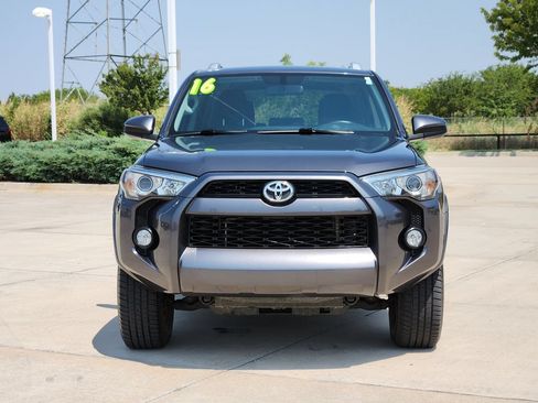 Used 2016 Toyota 4Runner SR5 AWD/4WD image 2
