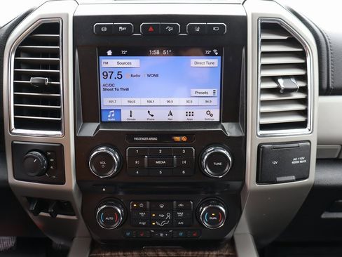 Used 2017 Ford F450 Lariat w/ Tow Technology Bundle image 10