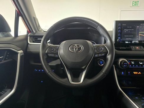 Used 2020 Toyota RAV4 Limited AWD/4WD image 10