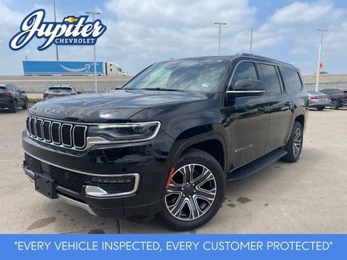 Used 2024 Jeep Wagoneer L Series II w/ Flexible Seating Group RWD image 1