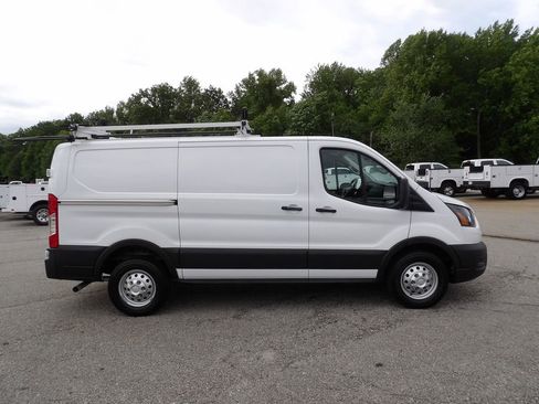 Used 2023 Ford Transit 250 Low Roof RWD image 9