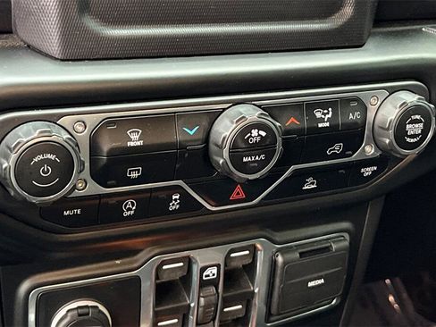 Used 2022 Jeep Wrangler Unlimited Sport image 20