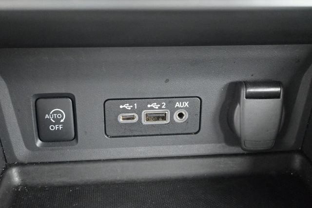 Used 2025 Nissan Sentra SV FWD image 35