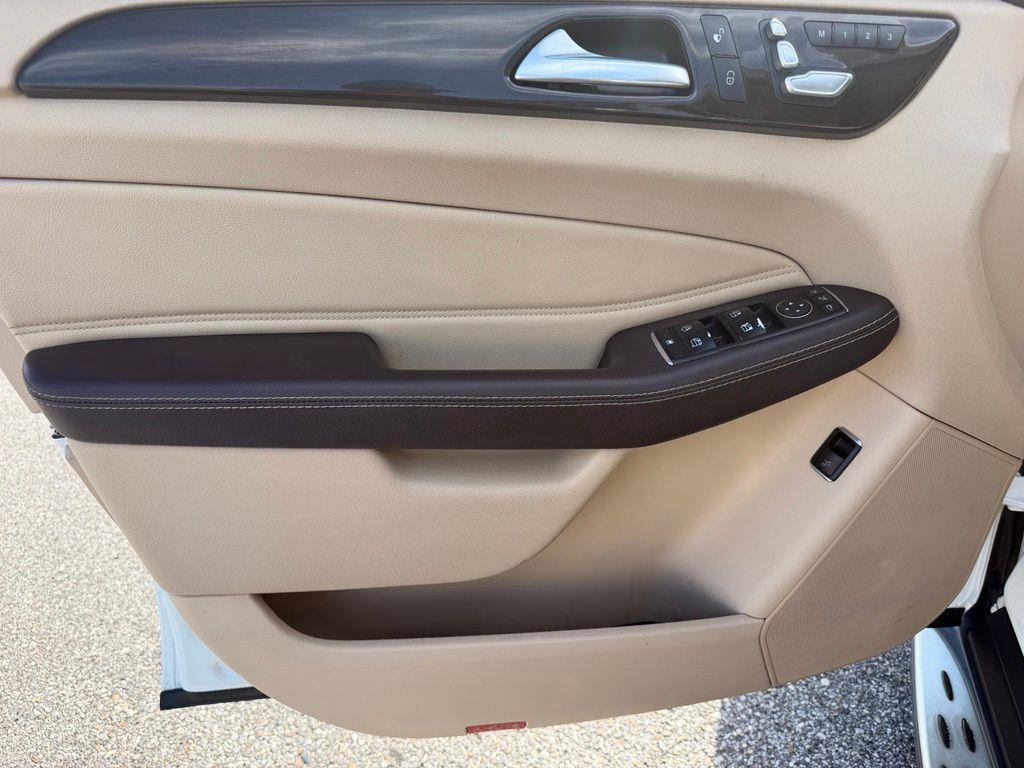 Used 2017 Mercedes-Benz GLE 350 image 22