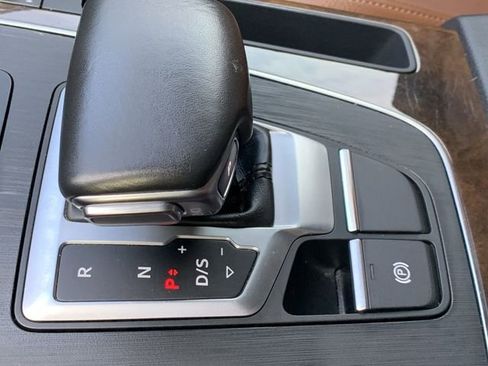 Used 2019 Audi Q5 2.0T Premium Plus w/ Premium Plus Package image 25