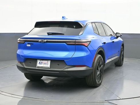 New 2026 Chevrolet Equinox EV LT w/ Midnight Package FWD image 11