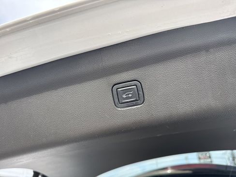 Certified 2022 Buick Enclave Avenir w/ Avenir Technology Package image 46