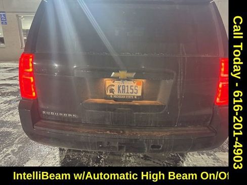 Used 2019 Chevrolet Suburban LT image 7