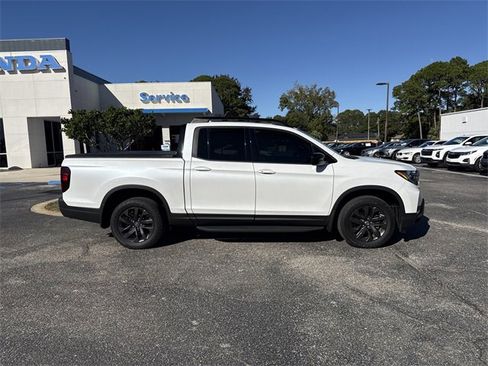 Used 2021 Honda Ridgeline Sport image 4