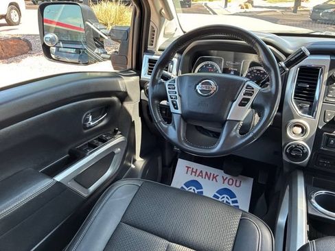 Used 2017 Nissan Titan PRO-4X AWD/4WD image 28
