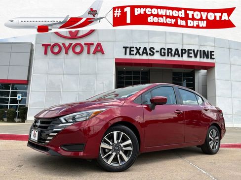 Used 2025 Nissan Versa SV FWD image 1