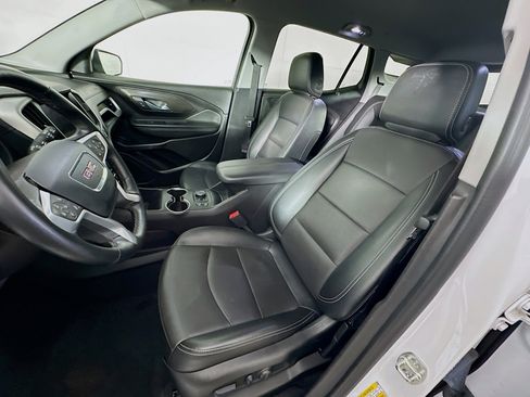 Used 2024 GMC Terrain SLT image 13