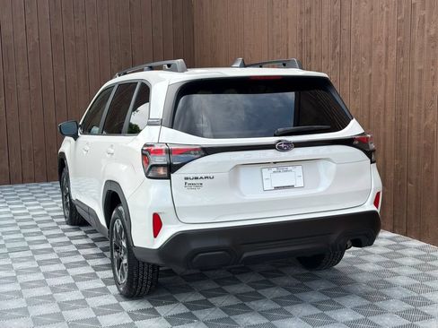 Used 2025 Subaru Forester Premium AWD/4WD image 16