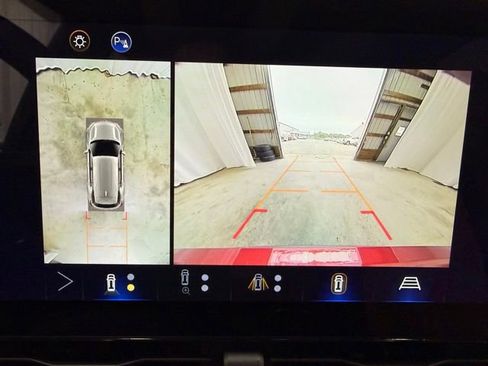 Used 2025 Chevrolet Equinox ACTIV w/ Safety and Technology Package AWD/4WD image 19