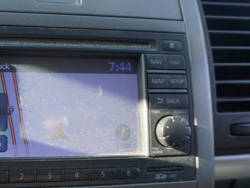 Used 2011 Nissan Sentra 2.0 SL w/ Navigation Pkg FWD image 8
