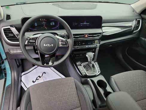 New 2025 Kia Seltos S image 16
