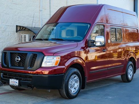 Used 2021 Nissan NV 3500 SV w/ Back Door Glass Package image 4