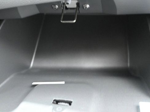 New 2025 Nissan Versa SR w/ Trunk Package FWD image 27