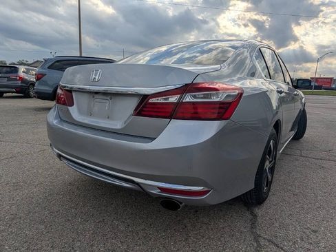 Used 2017 Honda Accord LX image 7