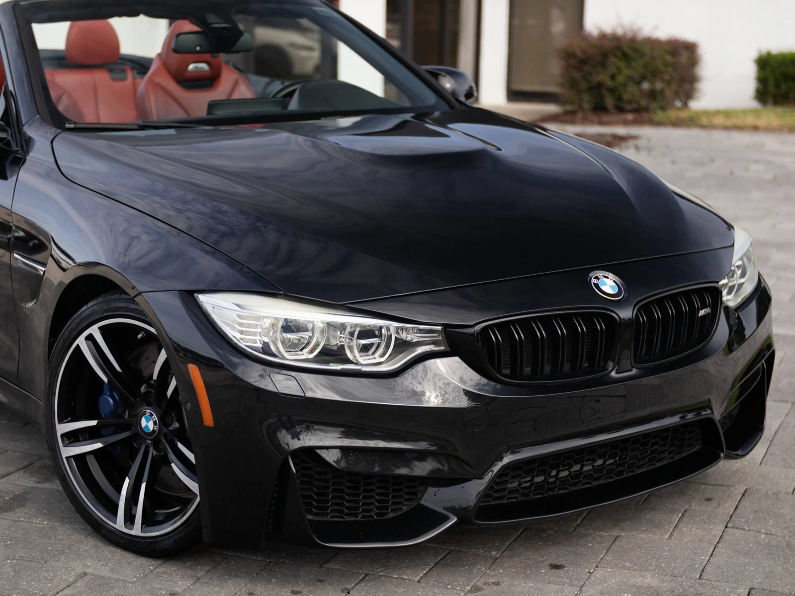Used 2016 BMW M4 Convertible RWD image 3