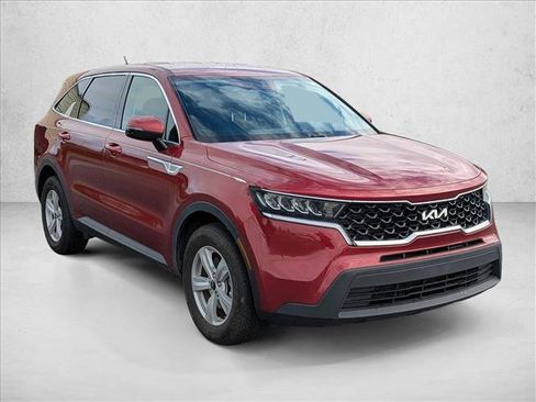 Used 2023 Kia Sorento LX image 3