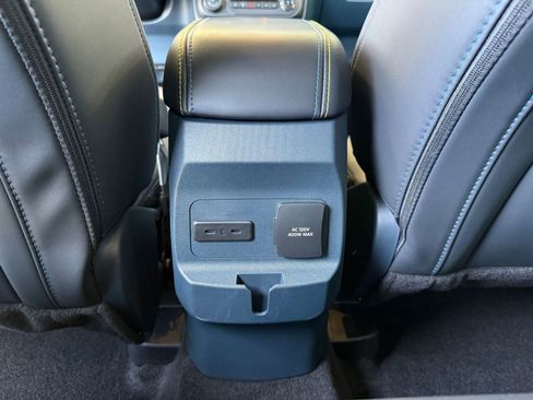 Certified 2025 Ford Maverick Lobo image 24